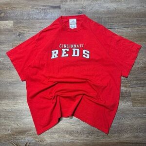 2005 Cincinnati Reds T shirt